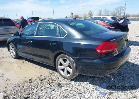 2013 Volkswagen Passat 2.5L Se из США, поврежденный, VIN 1VWBP7A39DC036020